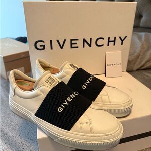 Givenchy White and Black City Sport Sneakers